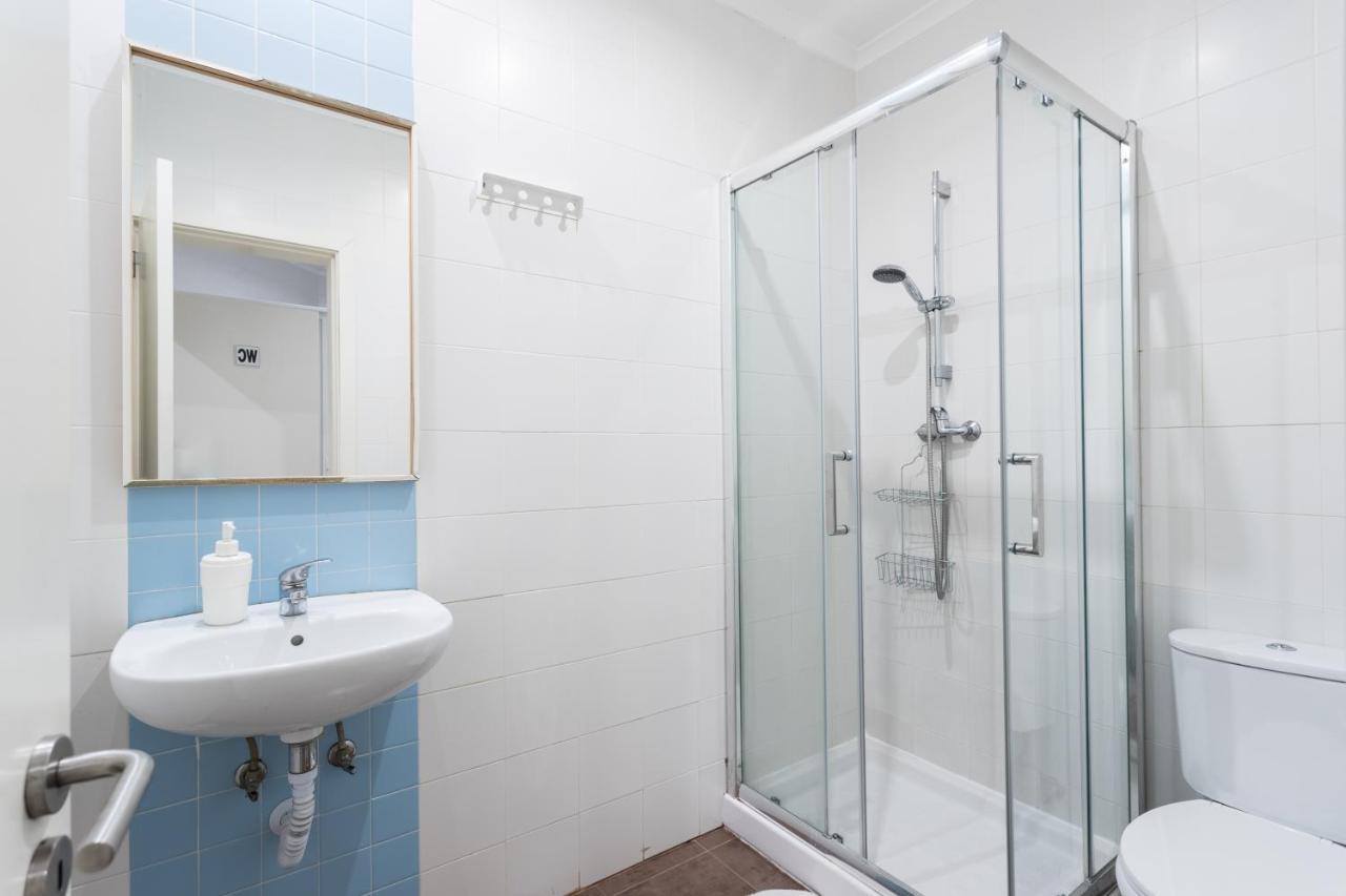 Hostal Lisboa Central Hostel *